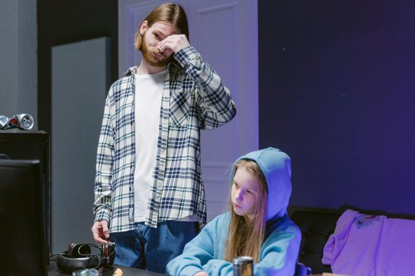 Comment activer le mode de faible consommation d'énergie sur un iPhone pour prolonger l'autonomie pendant un voyage ?